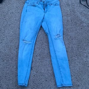 Universal Thread ripped Jeans size 4
